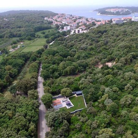 Apartment In Park Forest Soline Near The Sea Pjescana Uvala Eksteriør billede